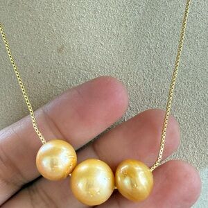 Elegant Gold Pearl Necklace